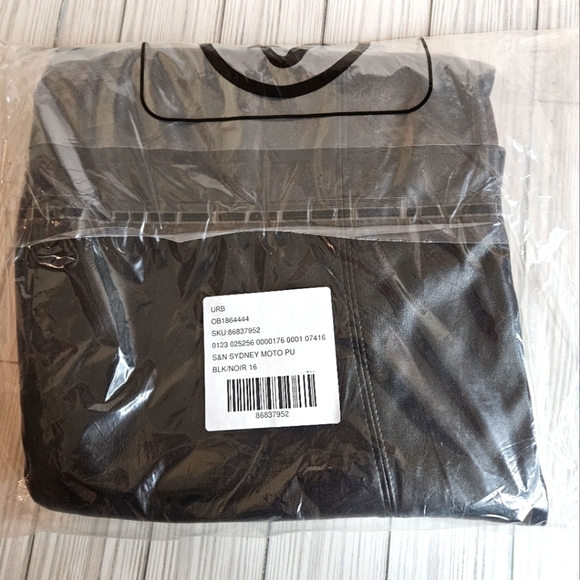 Urban Outfitters Silence + Noise Sydney Faux Leather Moto Pants in Black NWT - Picture 12 of 13